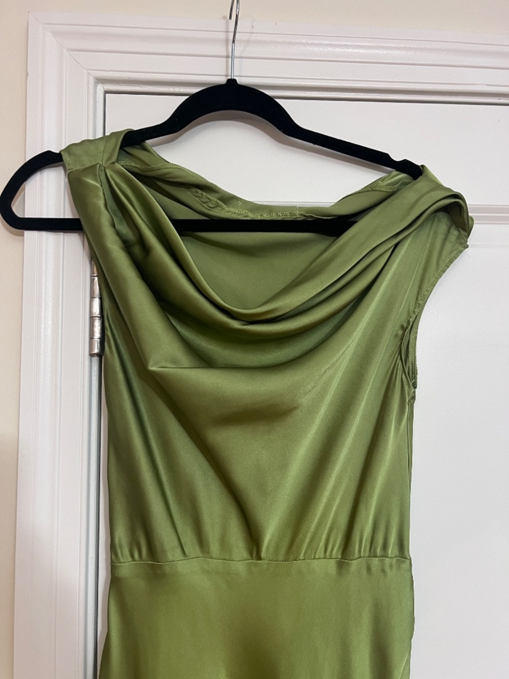 ASTR The Label Green Monroe Satin Off Shoulder Maxi Dress XS - Picture 7 of 10
